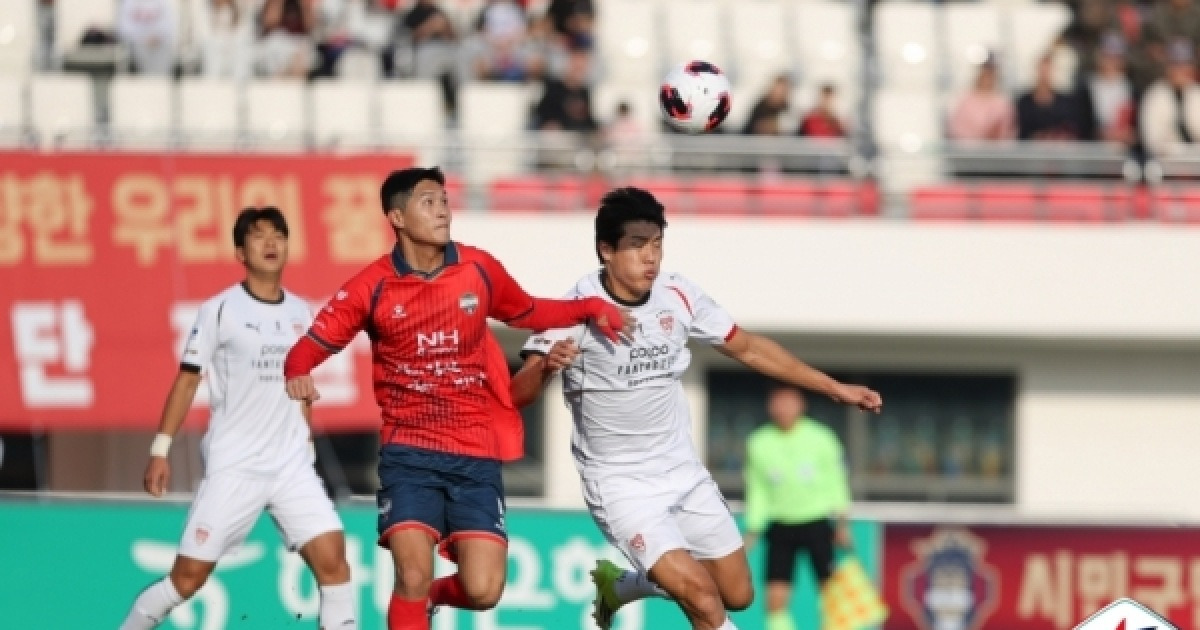 포항스틸러스, 김천상무와 1-1 무승부...경북 더비의 아쉬움