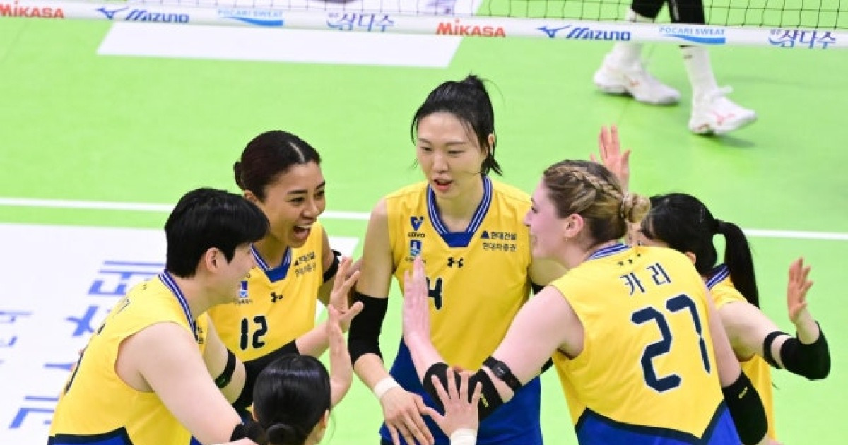 1세트 내주고도 역전…현대건설, 기업은행 누르고 6연승 질주