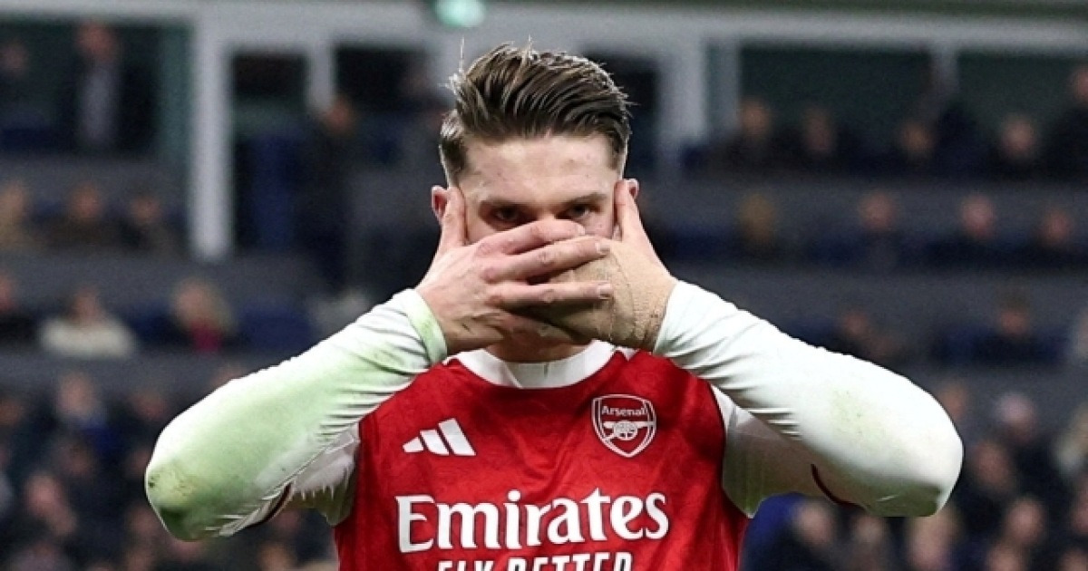 “수비수들은 그를 ‘악몽’이라고 표현해” 22년 만에 EPL 우승에 다가서는 아스널 아르테타 감독, 스웨덴 특급 향해 또 한 번 엄지척