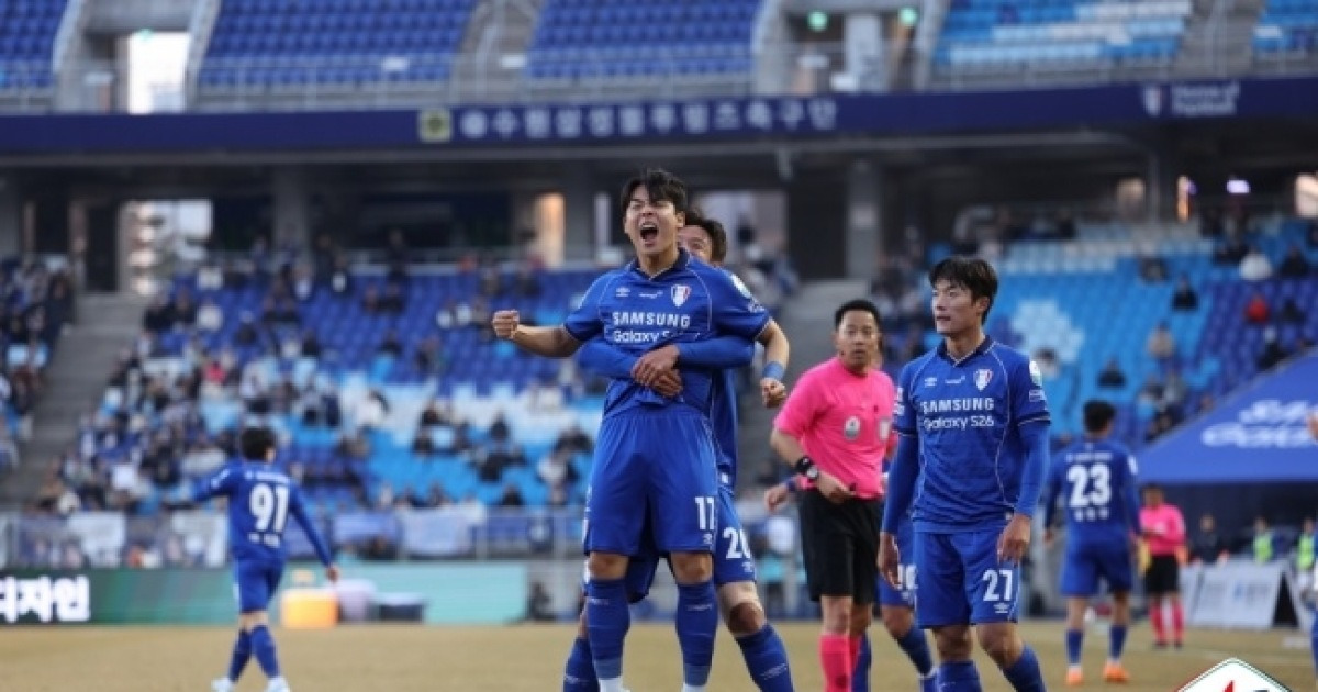 ‘개막전부터 정효매직!’ 이정효호 수원, 박현빈 동점골·강현묵 역전골 이랜드 2-1 격파…흥행 대성공, K리그2 최다 관중 신기록 [MK수원]