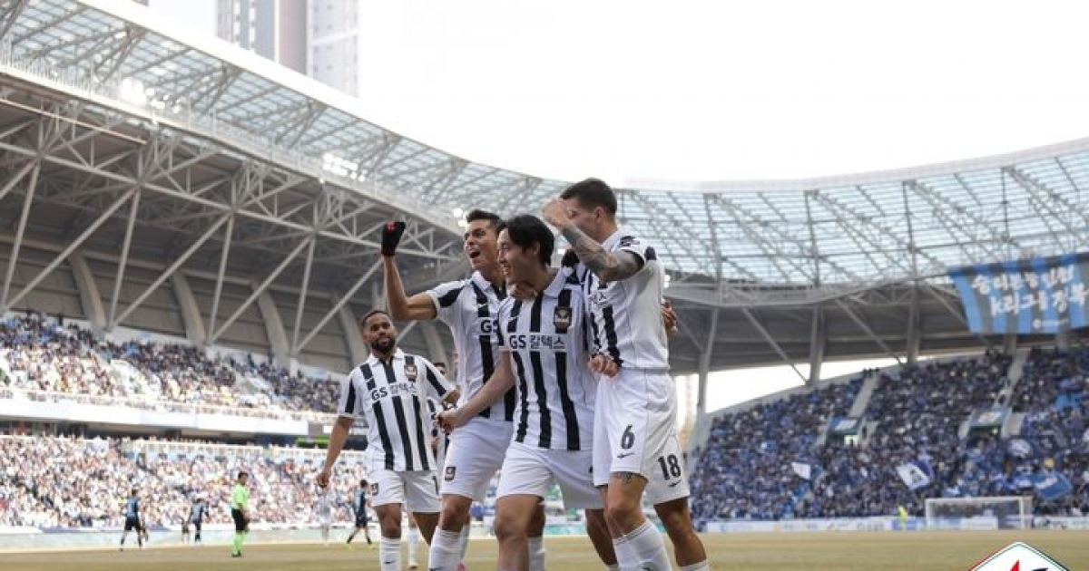 서울, 인천 꺾고 기분 좋은 첫 승... 울산, 강원에 3-1 승리