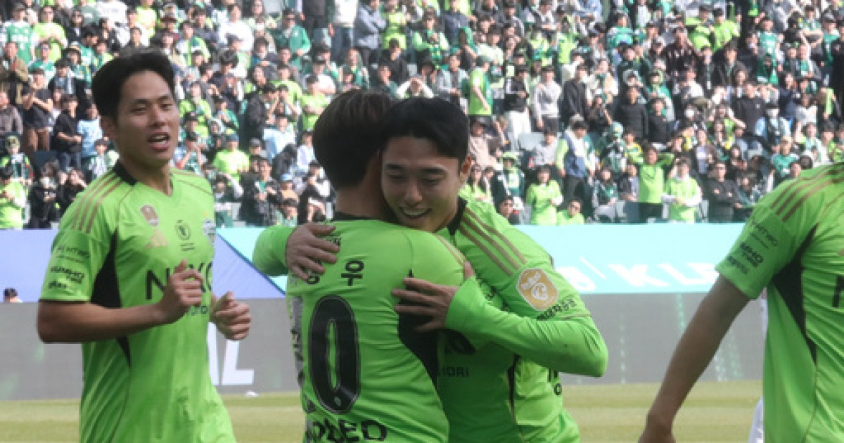 이동준의 멀티골도 부천의 기세를 막을 수 없었던 전북, 14년 만에 개막전 패배