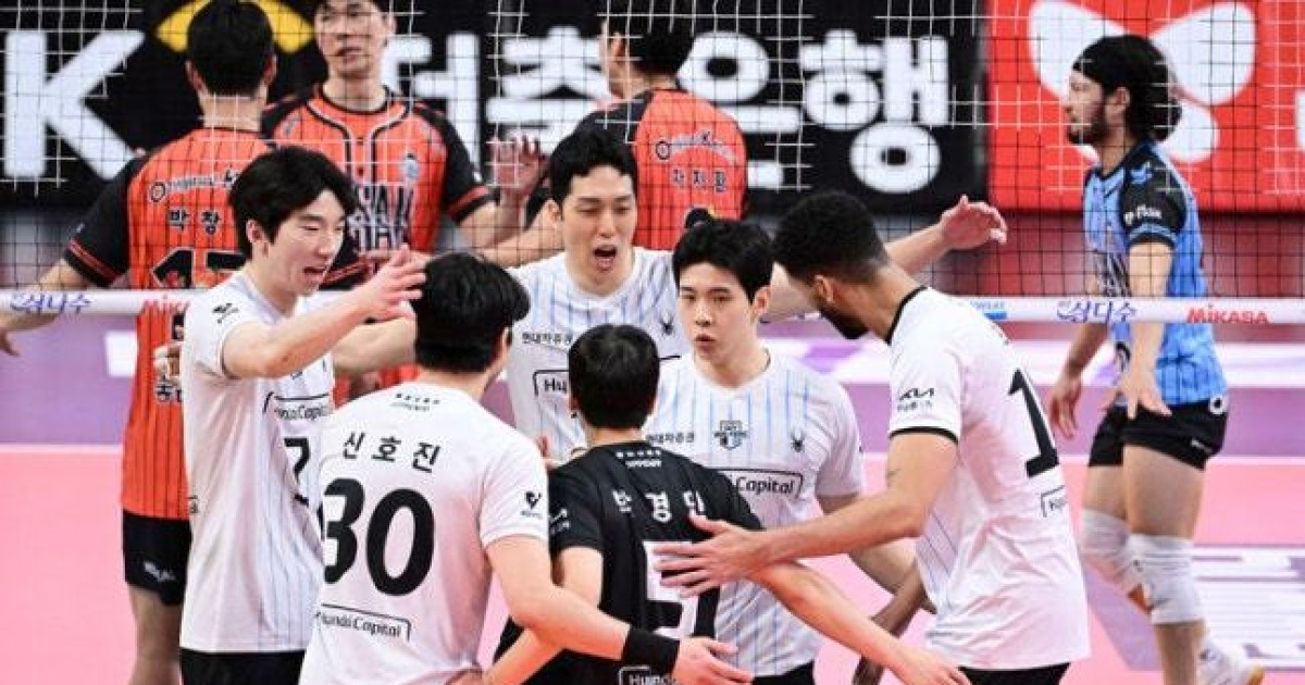 현대캐피탈, OK저축은행 3-0 완파…선두 대한항공 승점 1차 추격(종합)