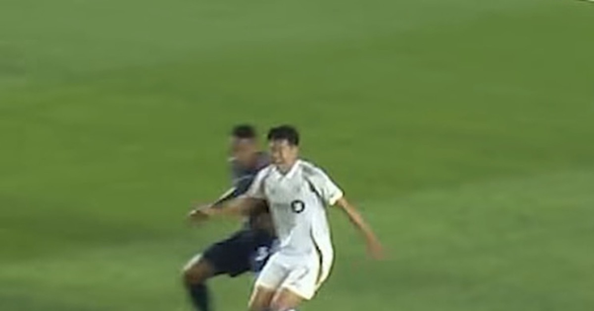 "손흥민 발에 밟힌 자국이 남았다" 아무리 분개해도 퇴장일 수밖에 없던 논란의 장면