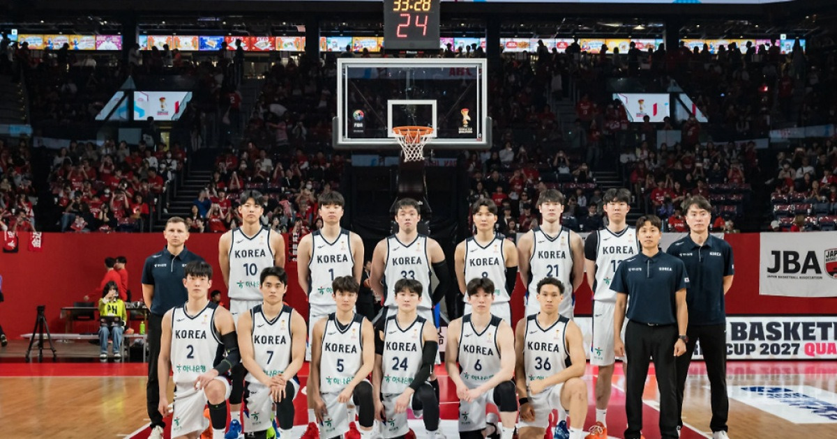 '3·1절 한일전 패배' 男 농구, '사상 첫 외국인 감독' 2전 전패→월드컵 예선 탈락 위기... 이현중 더블더블 분전