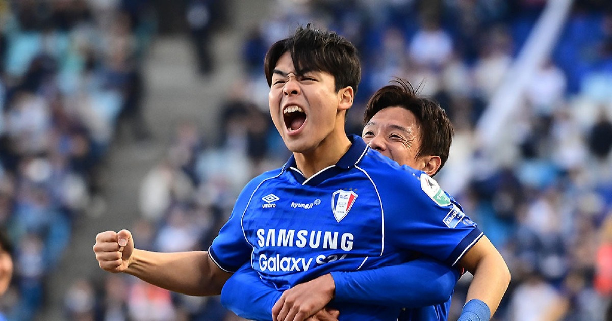 '역전골' 강현묵 호되게 혼났다…"이정효 감독님 화 너무 내셔, 귀 아파 죽겠다" [현장인터뷰]