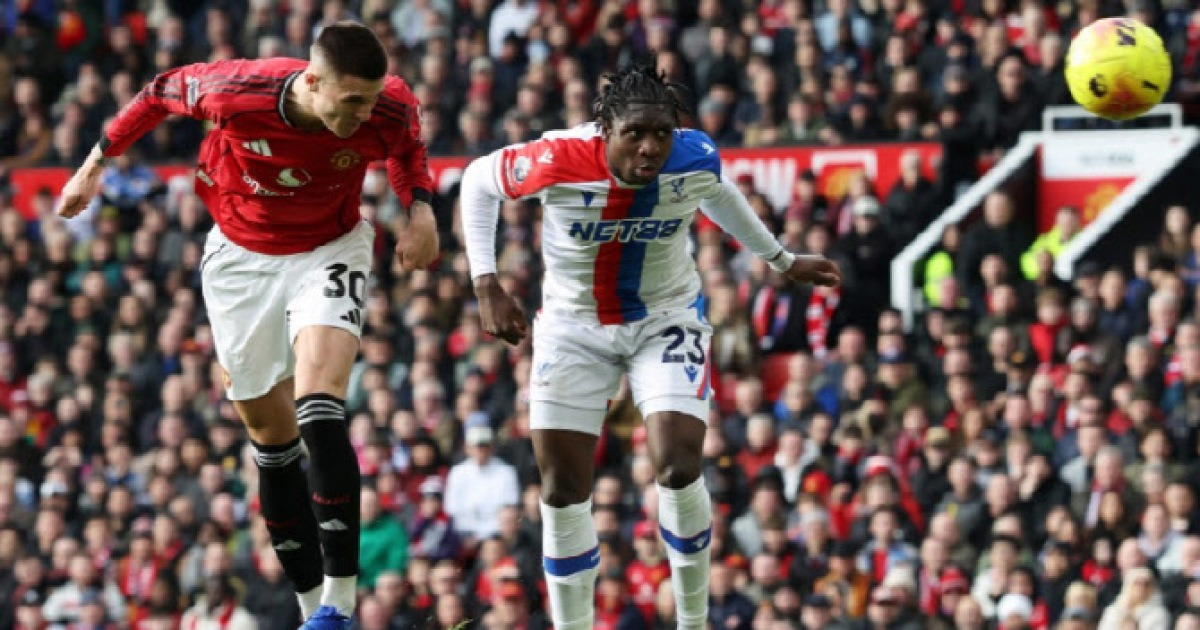 맨유, 크리스털 팰리스 2-1 제압...14승 9무 5패