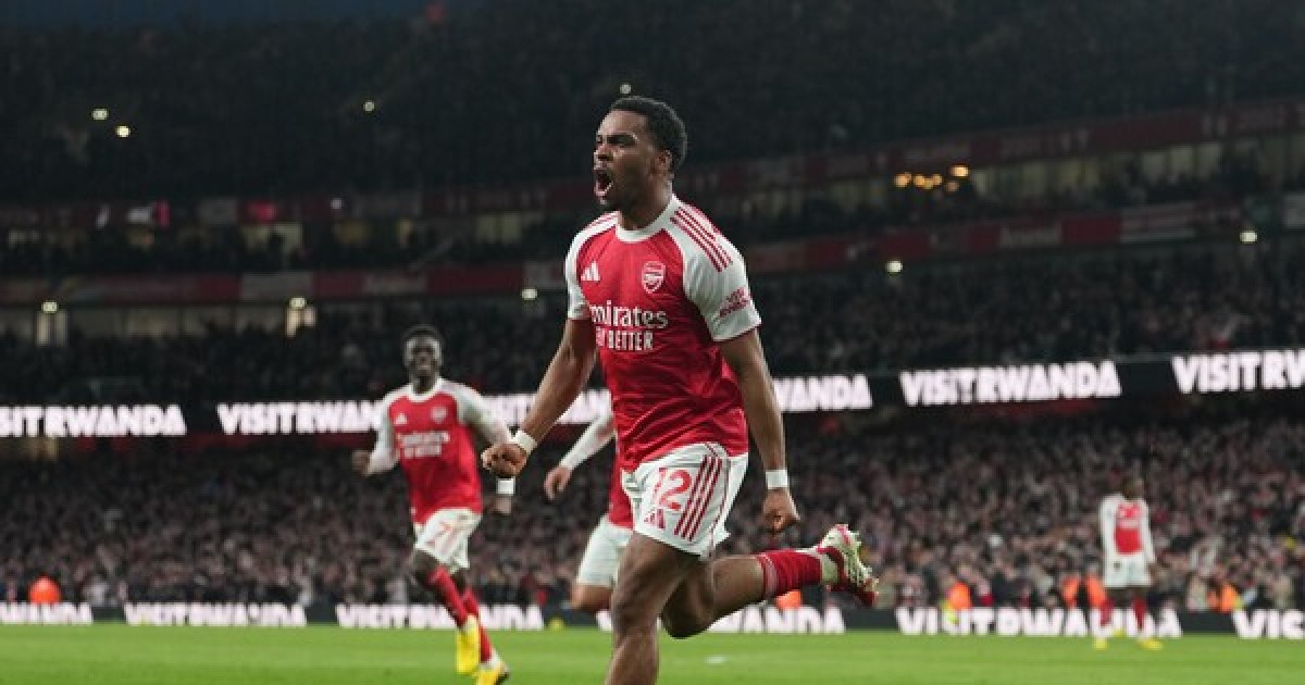 아스널, 첼시에 2-1 승리... 리그 1위 지키며 우승 경쟁 가열