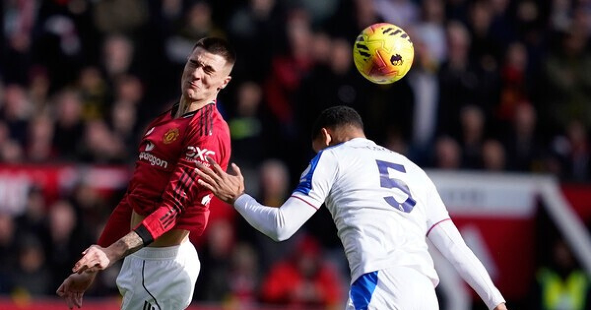 '2-1 짜릿한 역전승' 맨유, 3년 만에 EPL 3위 등극…팰리스 침몰