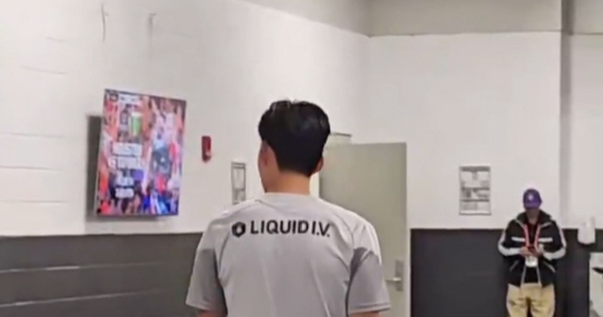 "손흥민 피 흘리는 것 같다" 발목 박살날 뻔했는데, 오심 논란이라니...풀타임 후 테이핑 감은 SON