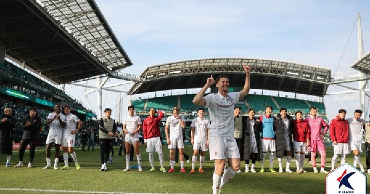 "좋은 팀도 약점 있어" 전북 허점 공략한 이영민의 부천, 2년 연속 '승격팀의 기적' 만들다