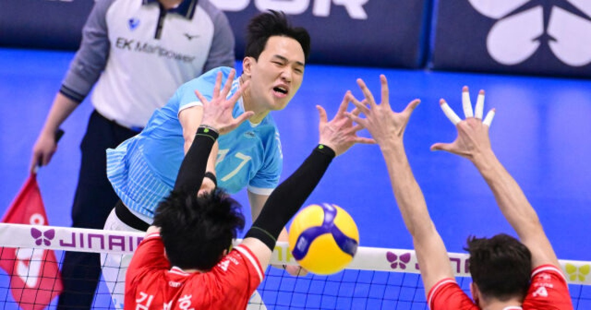 러셀 흔들려도 임동혁 있다! 대한항공, 한국전력 꺾고 4연승 질주...선두 굳히기 돌입 [MD수원]