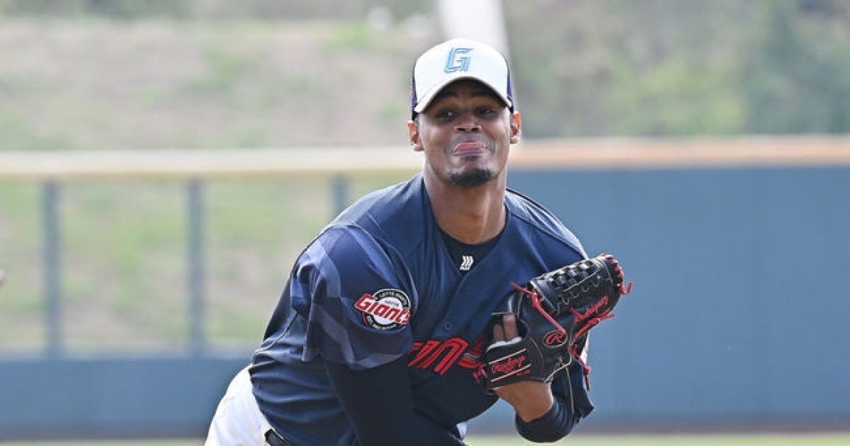 롯데, 연습경기서 지바롯데 제압...엘빈 로드리게스-제레미 비슬리 호투