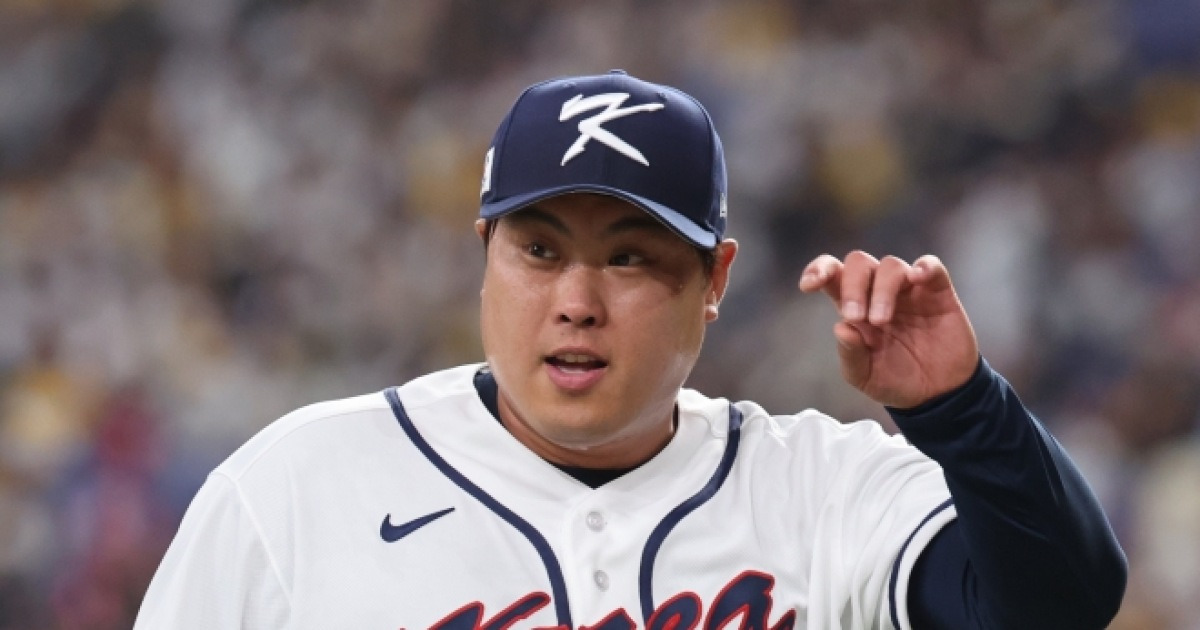 류현진 109㎞ 커브에 얼어붙은 日…상대 감독도 감탄 “한국의 리더”