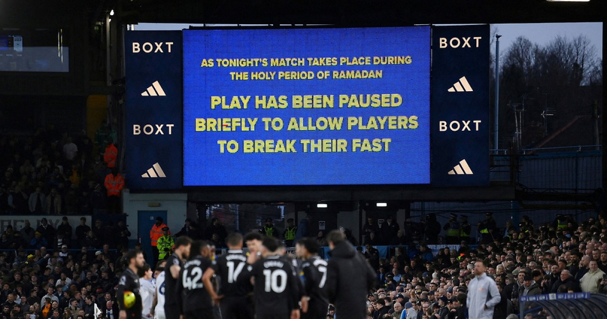 라마단 기간 중 경기 중단, 관중의 야유에 과르디올라 감독의 목소리