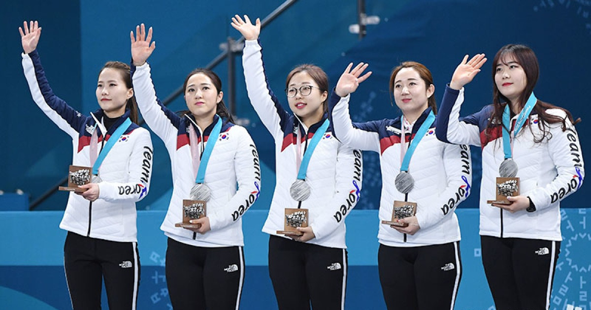 [오피셜] '평창 여자컬링 銀메달' 팀 킴 공식 해체…"길게는 17년, 한 팀으로서 여정 마무리"