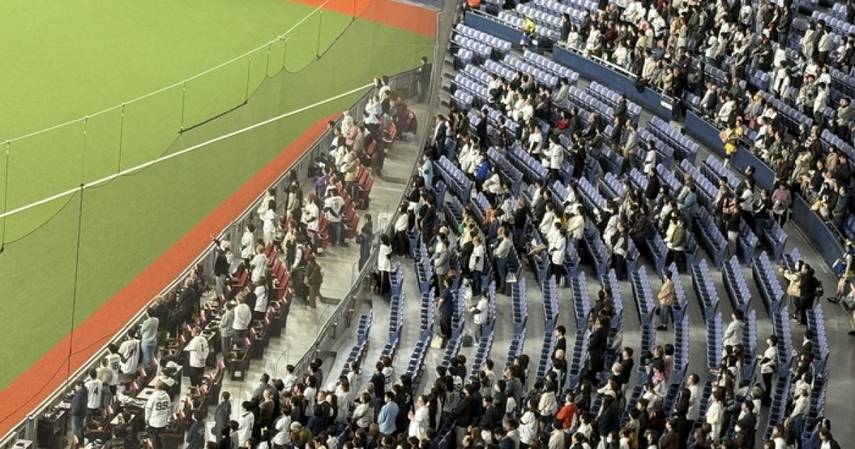 한국 애국가 울려 퍼지자…기립 예우 갖춘 日 오릭스 팬들→정치 갈등+과거사 떠나 ‘존중’ 보여준 장면 [SS오사카in]