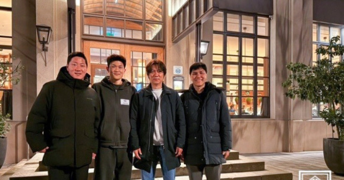 월드컵을 향한 대표팀의 준비, 홍 감독의 유럽 출장과 그 의미