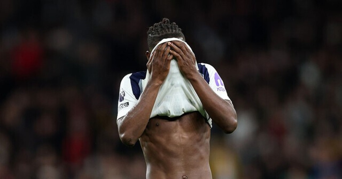 토트넘 홋스퍼, 강등 위협에 직면... 선수단 최대 50% 임금 삭감 위기