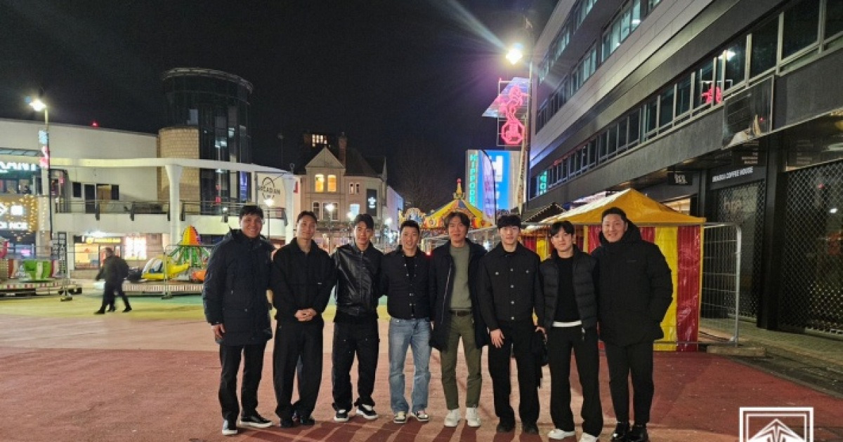 홍명보 감독, 유럽파 선수들과 면담...한국 대표팀 준비 초고도