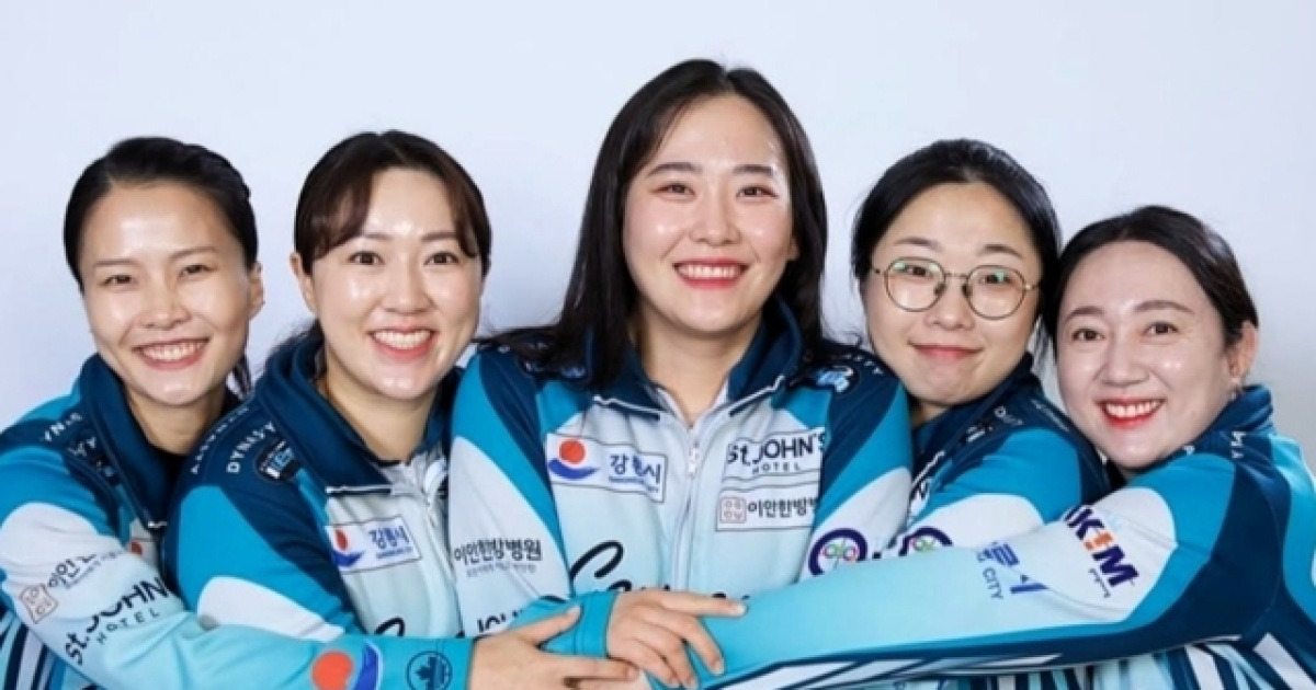 '평창 컬링 은메달' 팀킴 전격 해체 선언…김영미 은퇴 후 지도자 전향