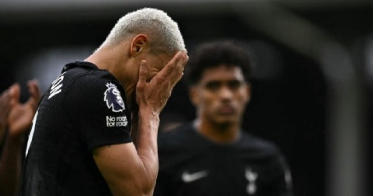 토트넘, 팬들의 나치 경례 논란에 빠져