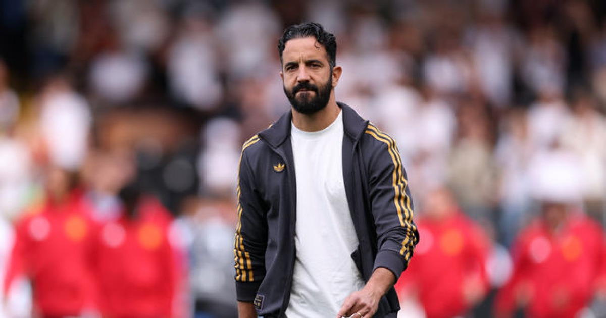 맨유 전 감독의 침묵과 그 내막