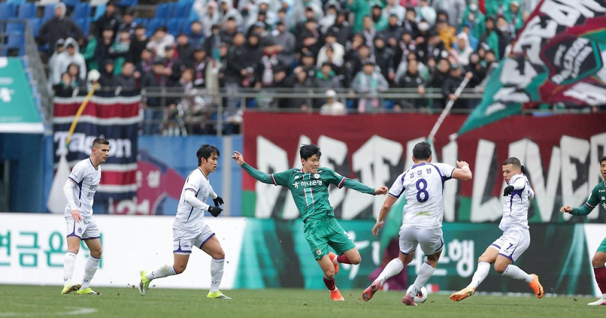 K리그1 개막전, 총관중 7만7880명으로 소폭 상승