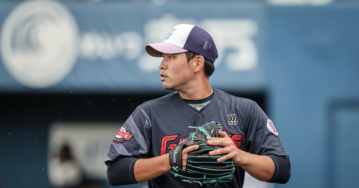 롯데 자이언츠, SSG 랜더스와의 연습경기서 새로운 5선발候補 김진욱의 기대