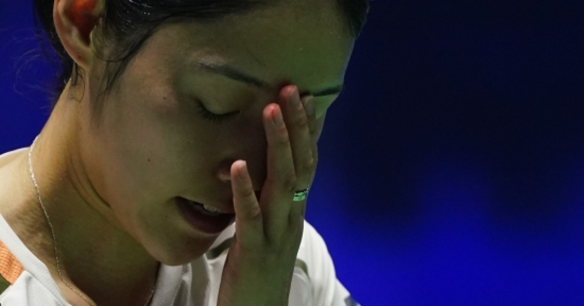 '안세영 만큼 기대했는데…' 세계 15위 韓 심유진, 1회전 탈락→대만 린샹티에 0-2 완패 [전영오픈]