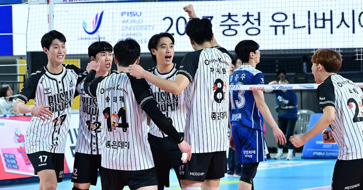 OK저축은행, 삼성화재 5세트 접전 끝 승리...한국도로공사, 현대건설 꺾고 1위 확정近