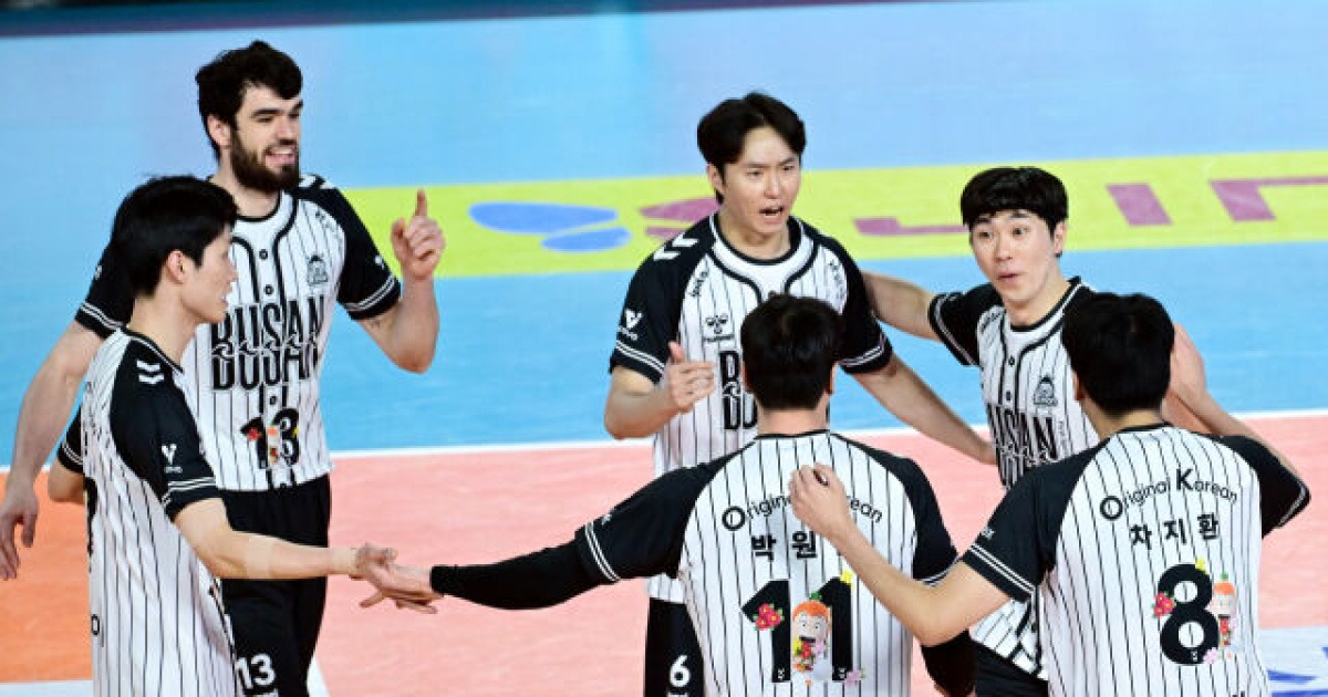 벼랑 끝에서 바득바득 기어 올라왔다…갈길 바쁜 OK저축은행, 삼성화재 상대로 리버스 스윕 신승 [MD대전]