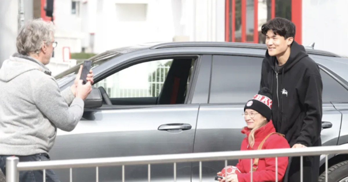 김민재의 훈훈한 팬 서비스, 뮌헨의 핵심이 되다