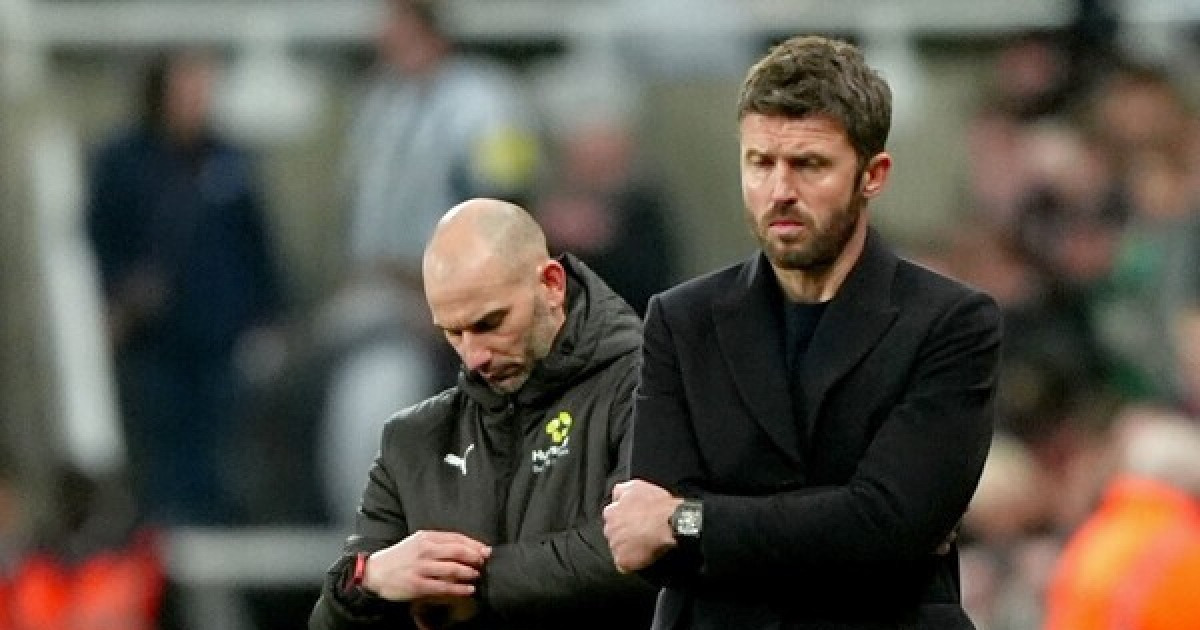 '1-2 석패' 맨유 캐릭 감독, 책임 통감…"뉴캐슬 경기 운영 방식 감탄"