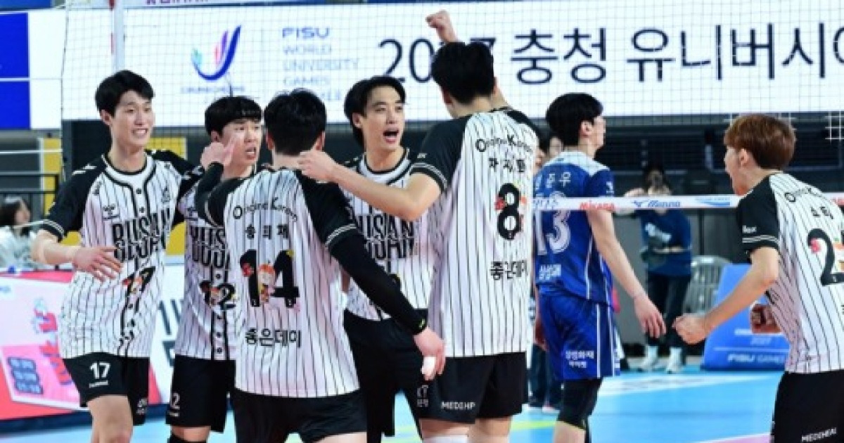 '3-2 대역전승' OK저축은행, 삼성화재 잡고 포스트시즌 불씨 되살려…전광인 26득점 '원맨쇼'