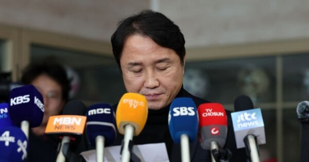 "진심으로 사과드립니다" 황보관 단장 바르셀로나 버스 논란에 고개 숙여 사죄..."한정된 예산 속에서 움직이다 보니 부족한 부분 보여"