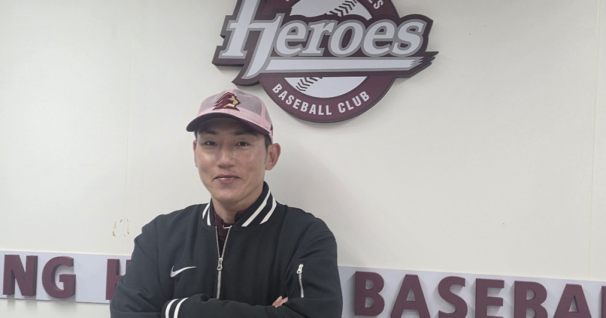 ‘3루 수비 훈련까지…’ 서건창·안치홍 수혈한 키움, 전성기 시절 절반만 돼도 좋다