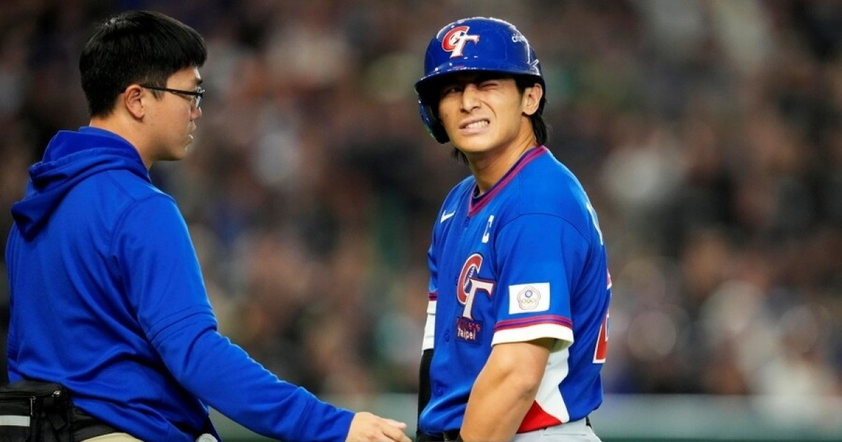 대만에 날아든 핵폭탄급 악재…프리미어12 우승 영웅, 151km 직격→결국 손가락 골절상