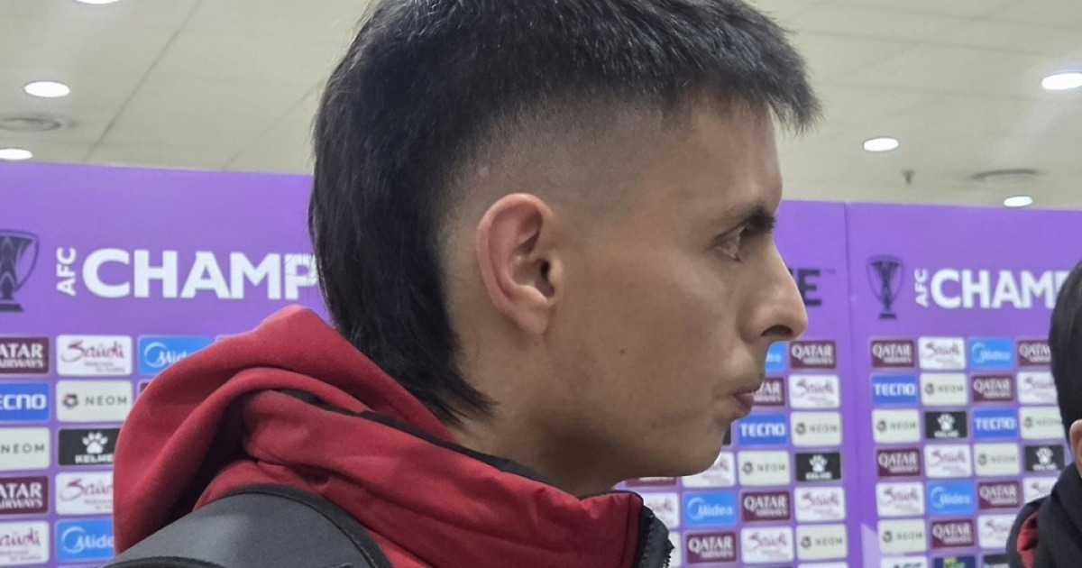 인터뷰 중 '감툭튀' 캡틴 김진수, PK 실축한 후이즈에 "괜찮아, 괜찮아!" 빛난 동료애... "고베 2차전서 꺾겠다" [상암 현장]