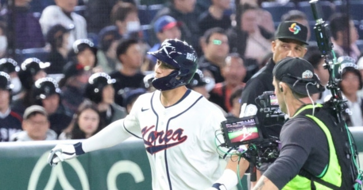 韓 야구, '무려' 17년 만에 WBC 첫 경기 잡았다! 문보경 만루포+위트컴 연타석 홈런+존스 쐐기포 화력 과시→11-4 완승 [도쿄 현장리뷰]