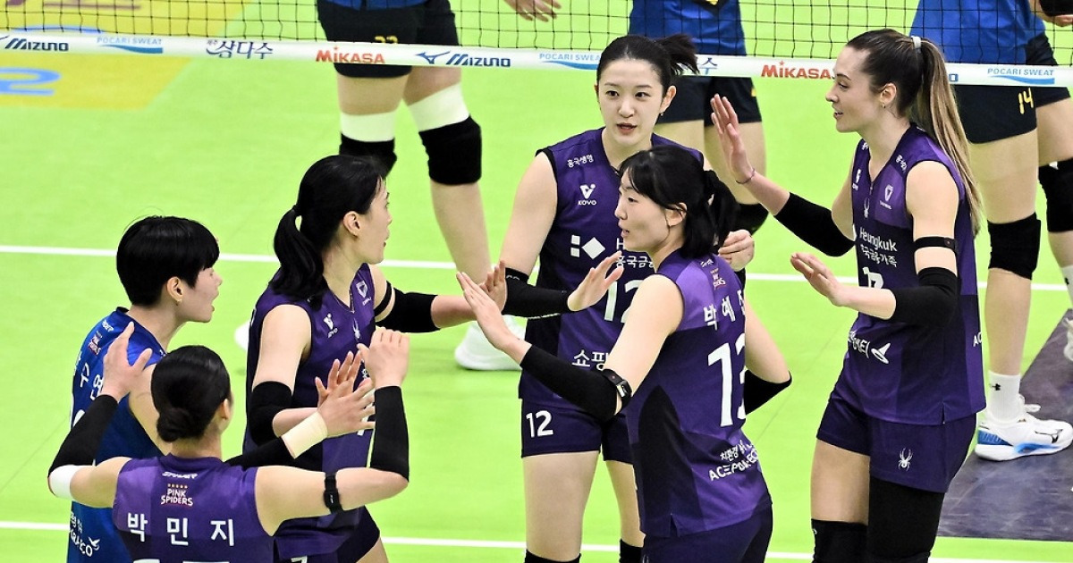 '레베카 27점' 흥국생명, 현대건설에 3-2 역전승…3연패 탈출