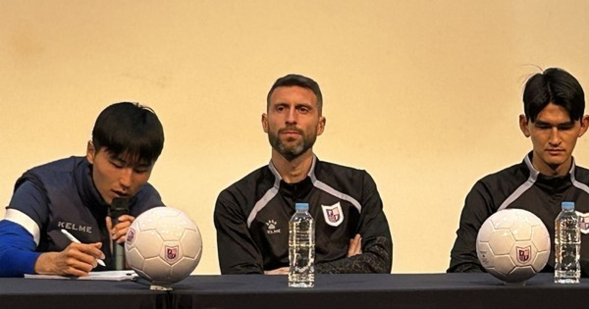 "이 선수가 파주에 왜 오지" 싶은 '빅리그급 골잡이' 보르하, "나는 바보입니다" 스킬로 적응 가속 [파주 홈개막전 간담회]