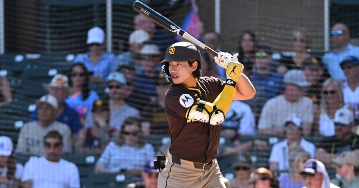 드디어 터졌다… 송성문, MLB 시범경기 첫 홈런포