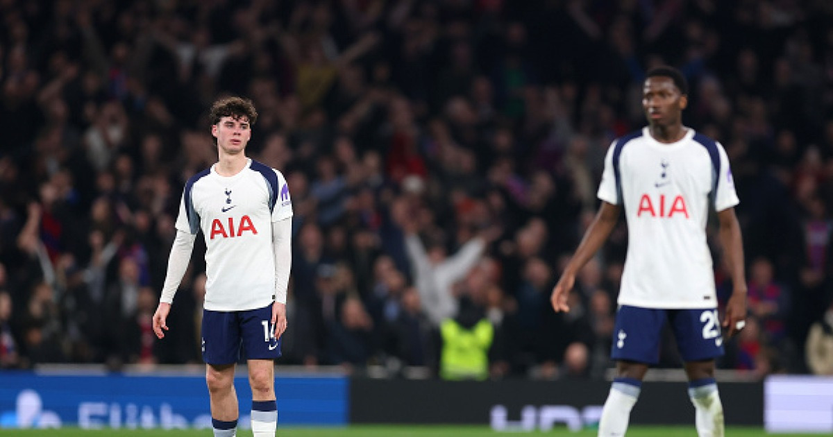 ‘반 더 벤 퇴장’ 토트넘 초비상, 팰리스에 1-3 완패..리그 5연패