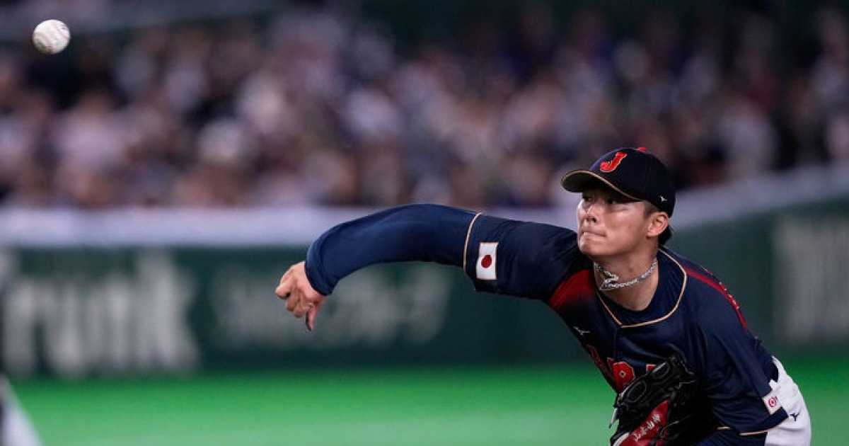 야마모토, WBC 첫 등판서 위력투...일본의 13-0 대승에 기여