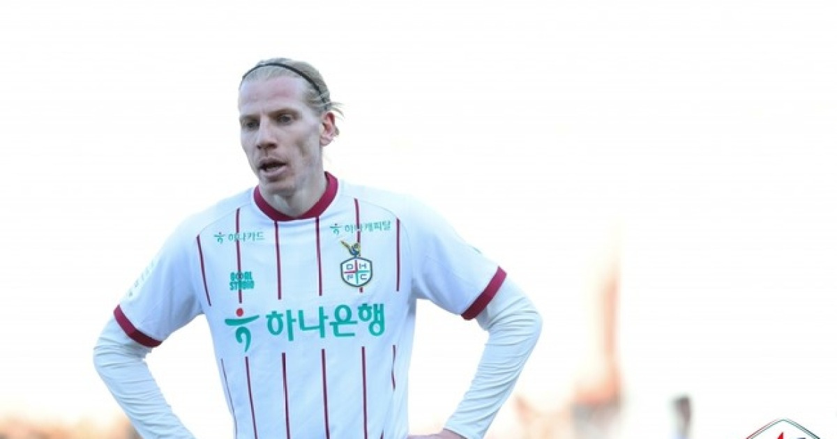 [K리그1 현장리뷰] 극장골이 승격 팀 연속 이변 잠재웠다...대전, 서진수 골로 부천과 간신히 1-1 무