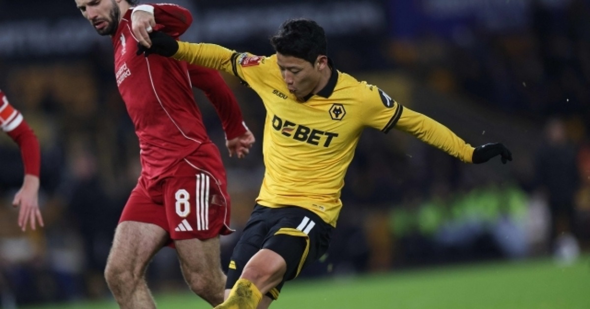 ‘황소 날다’ 부상 회복한 황희찬, 복귀골로 울브스 자존심 살렸다…울버햄튼, 리버풀과 FA컵 맞대결서 1-3 패배