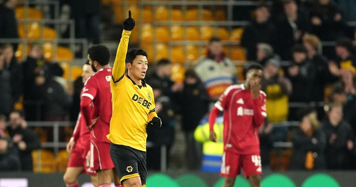 황희찬 시즌 3호골 울브스, 리버풀에 1-3 완패…FA컵 16강 탈락