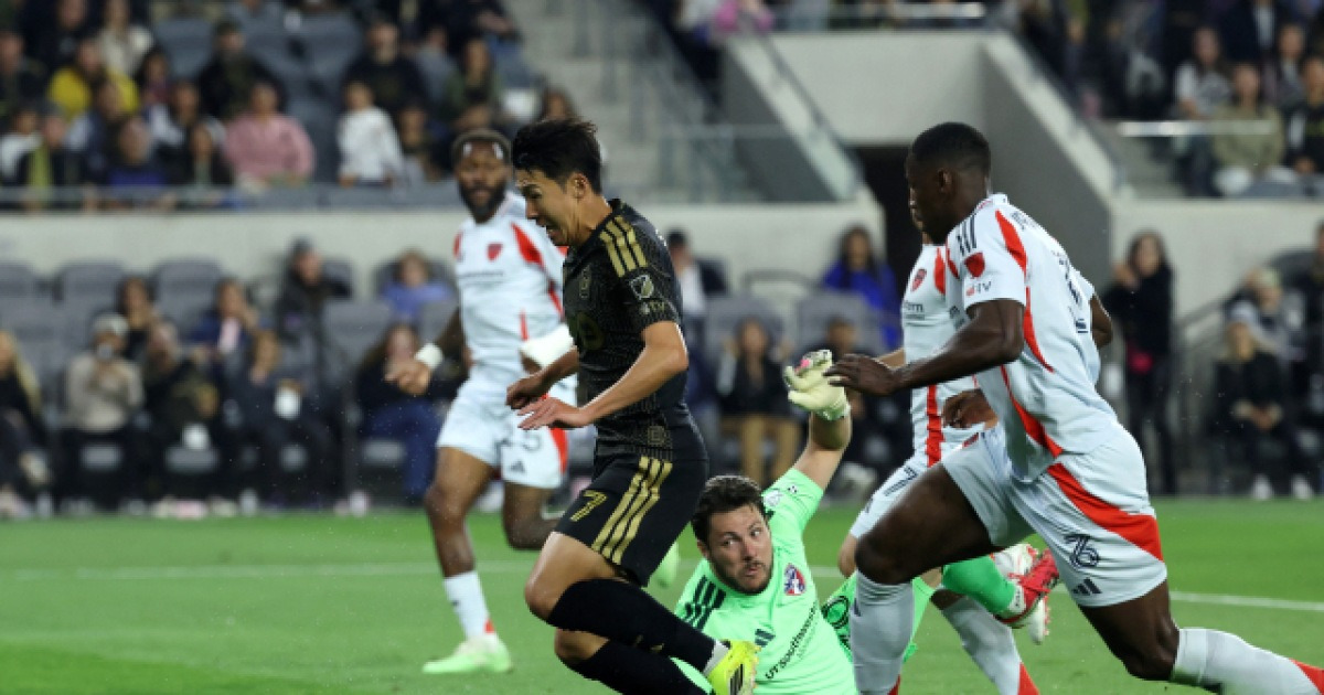 손흥민, LAFC 3연승에 일조...새 시즌 전망은?