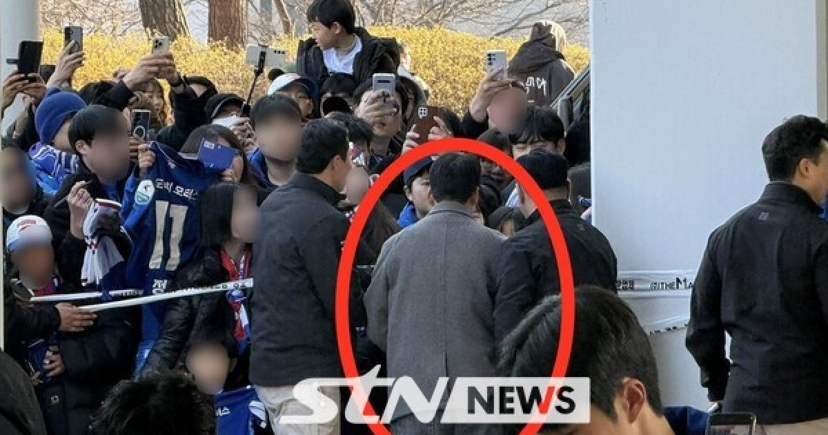 수원의 승리, 수원 팬들의 열정으로 채워진 경기장
